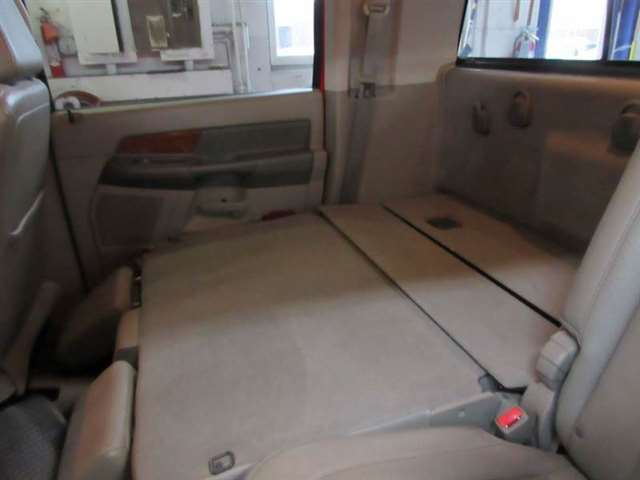 2006 Dodge Ram Pickup 2500 Laramie 4dr Mega Cab 4WD SB